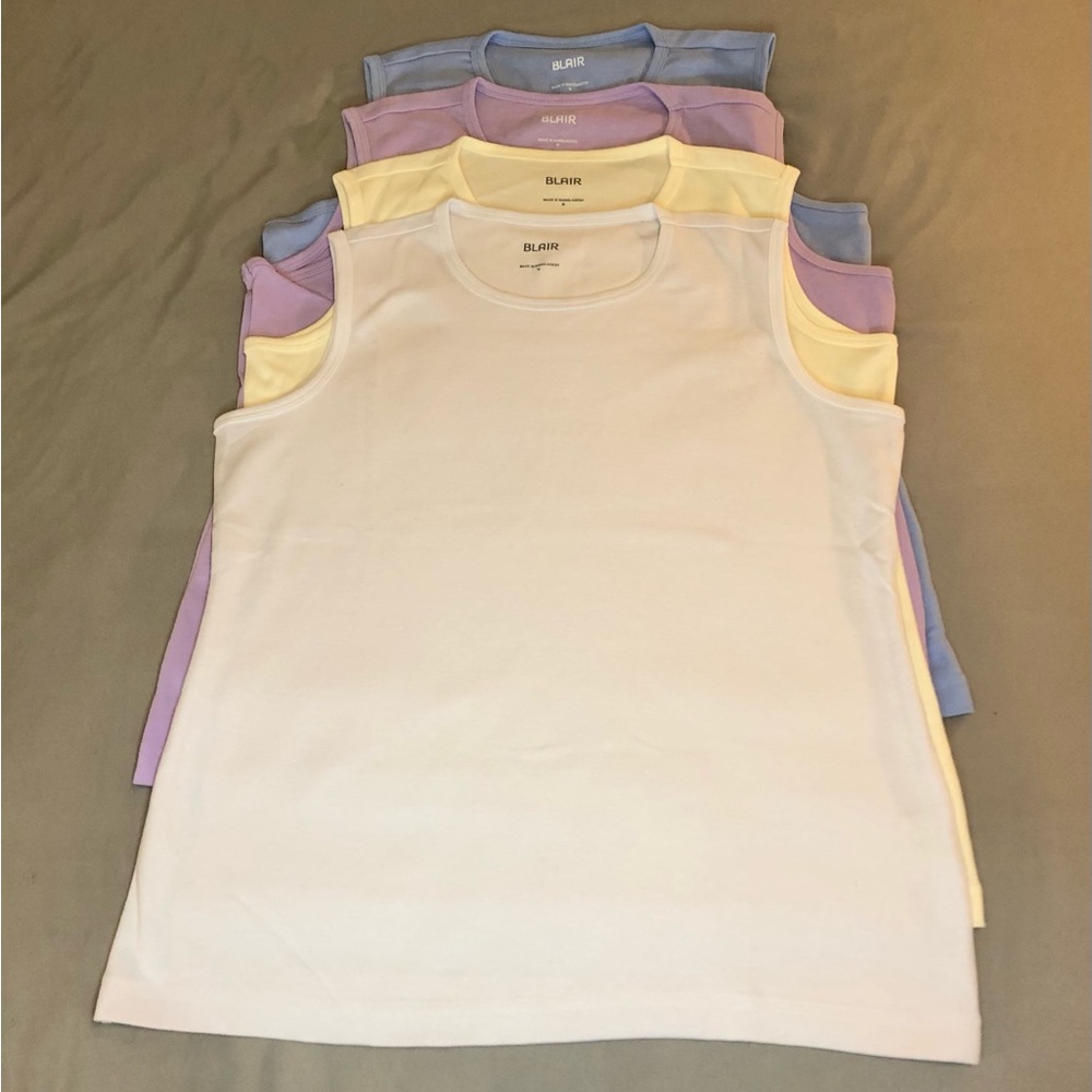 4 Blair Crew Neck Tank Tops Size Medium